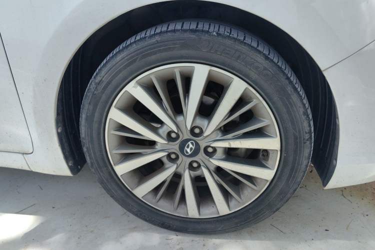 Used Hyundai Mistra 2019 1.8L Automatic Smart GLS China VI Standard Right Front Wheel Hub