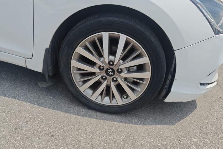 Used Hyundai Mistra 2019 1.8L Automatic Smart GLS China VI Standard Right Front Wheel Hub