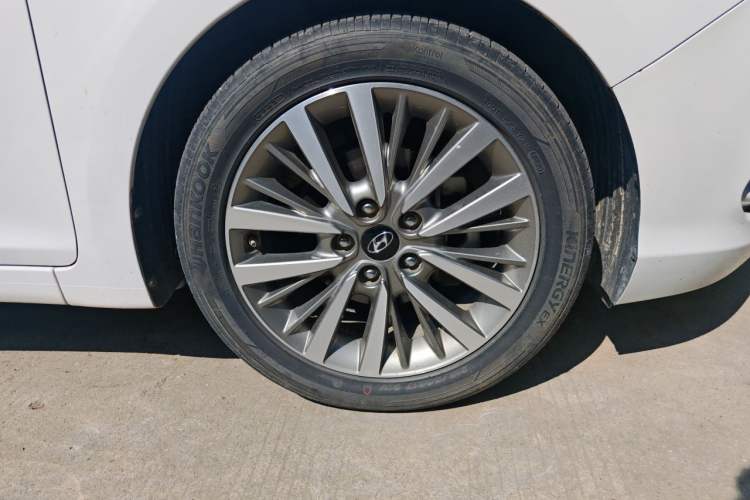 Used Hyundai Mistra 2019 1.8L Automatic Smart GLS Commemorative Model China VI Standard Right Front Wheel Hub