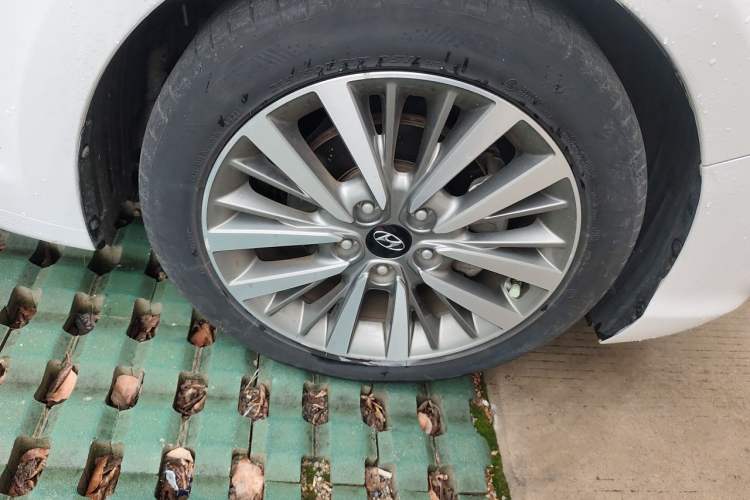 Used Hyundai Mistra 2019 1.8L Automatic Smart GLS Commemorative Model China VI Standard Right Front Wheel Hub