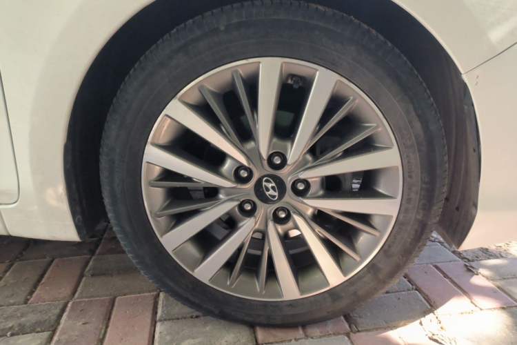 Used Hyundai Mistra 2019 1.8L Automatic Smart GLS Commemorative Edition China V Standard Right Front Wheel Hub