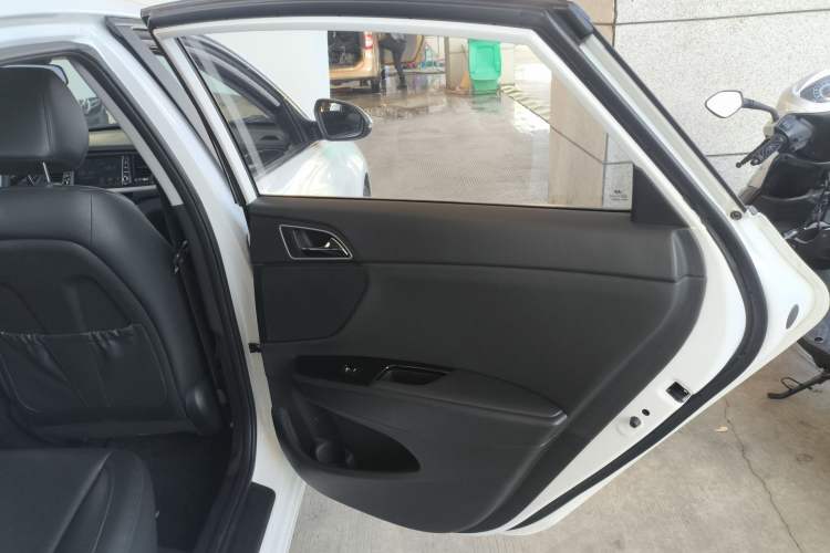 Used Hyundai Mistra 2019 1.8L Automatic Smart GLS China VI Standard Right Rear Door Interior
