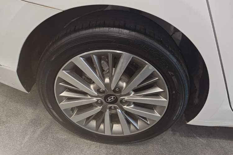 Used Hyundai Mistra 2019 1.8L Automatic Smart GLS China VI Standard Right Rear Wheel Hub
