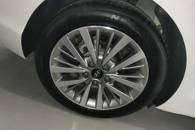 Used Hyundai Mistra 2019 1.8L Automatic Smart GLS China VI Standard Right Rear Wheel Hub