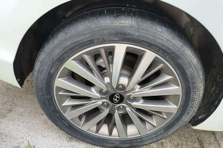 Used Hyundai Mistra 2019 1.8L Automatic Smart GLS China VI Standard Right Rear Wheel Hub