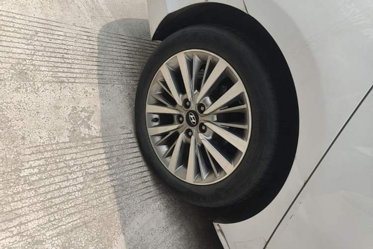 Used Hyundai Mistra 2019 1.8L Automatic Smart GLS China VI Standard Right Rear Wheel Hub