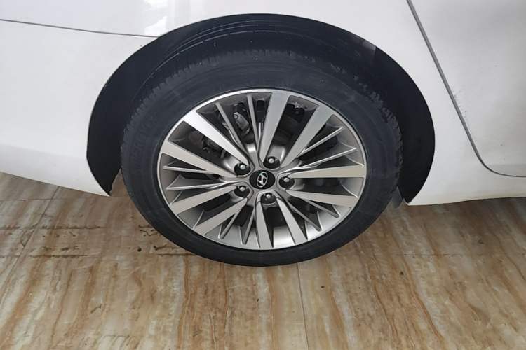 Used Hyundai Mistra 2019 1.8L Automatic Smart GLS Commemorative Model China VI Standard Right Rear Wheel Hub