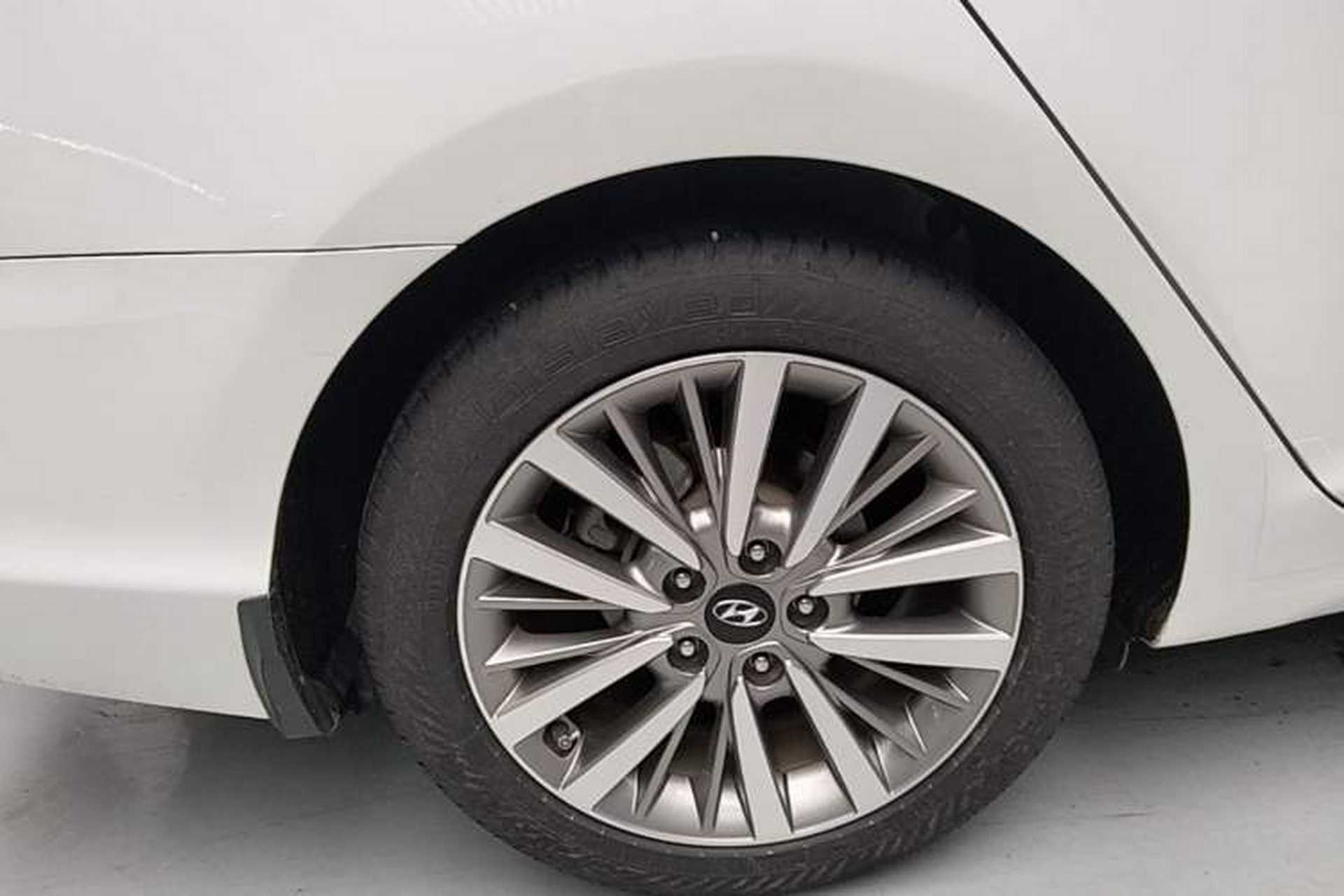 Used Hyundai Mistra 2019 1.8L Automatic Smart GLS China VI Standard Right Rear Wheel Hub
