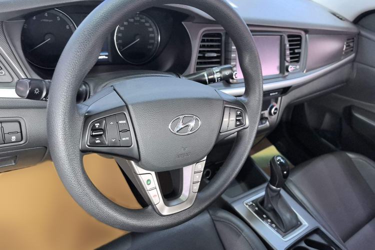 Used Hyundai Mistra 2019 1.8L Automatic Deluxe DLX Model China VI Standard Steering Wheel