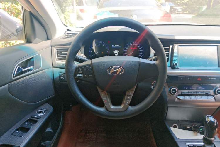 Used Hyundai Mistra 2019 1.8L Automatic Smart GLS Commemorative Model China VI Standard Steering Wheel