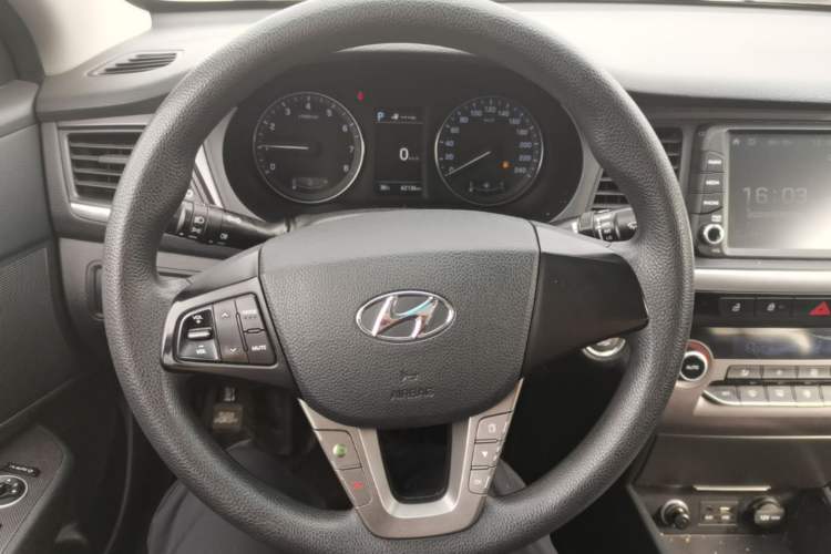 Used Hyundai Mistra 2019 1.8L Automatic Smart GLS Commemorative Model China VI Standard Steering Wheel
