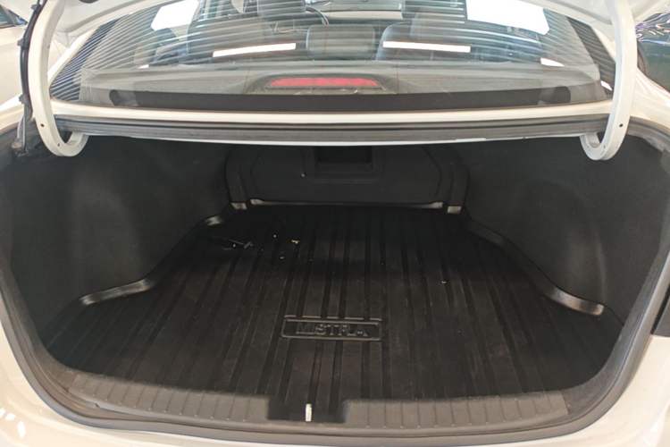 Used Hyundai Mistra 2019 1.8L Automatic Smart GLS China VI Standard Trunk