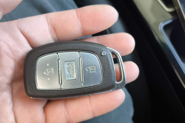Used Hyundai Mistra 2019 1.8L Automatic Smart GLS China VI Standard Vehicle Key