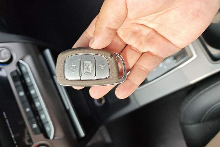 Used Hyundai Mistra 2019 1.8L Automatic Smart GLS China VI Standard Vehicle Key