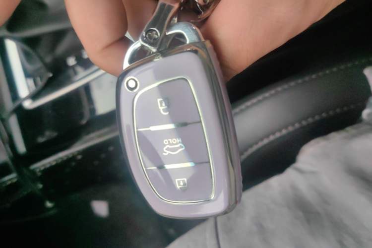 Used Hyundai Mistra 2019 1.8L Automatic Smart GLS China VI Standard Vehicle Key