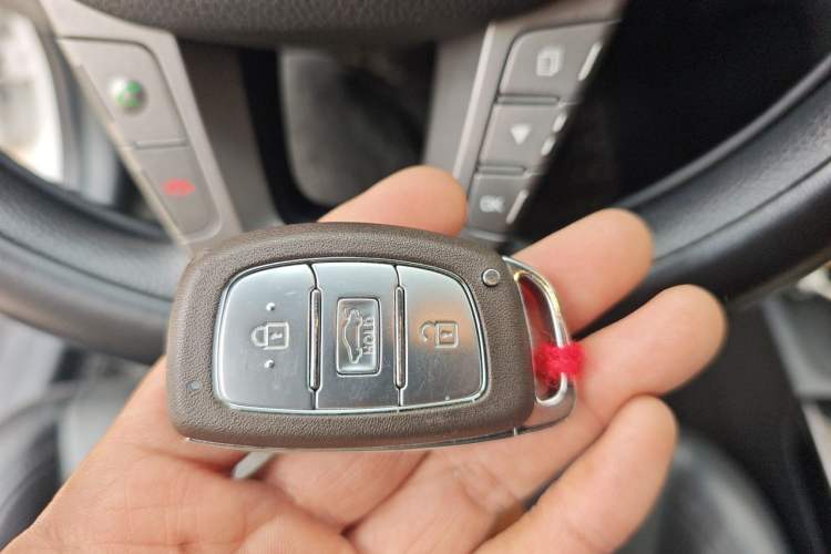 Used Hyundai Mistra 2019 1.8L Automatic Smart GLS China VI Standard Vehicle Key