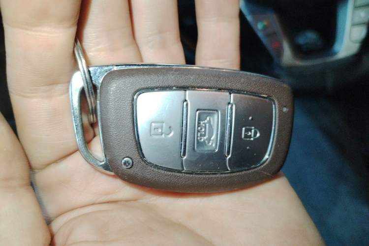 Used Hyundai Mistra 2019 1.8L Automatic Smart GLS Commemorative Model China VI Standard Vehicle Key