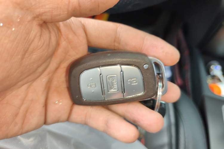 Used Hyundai Mistra 2019 1.8L Automatic Smart GLS Commemorative Model China VI Standard Vehicle Key