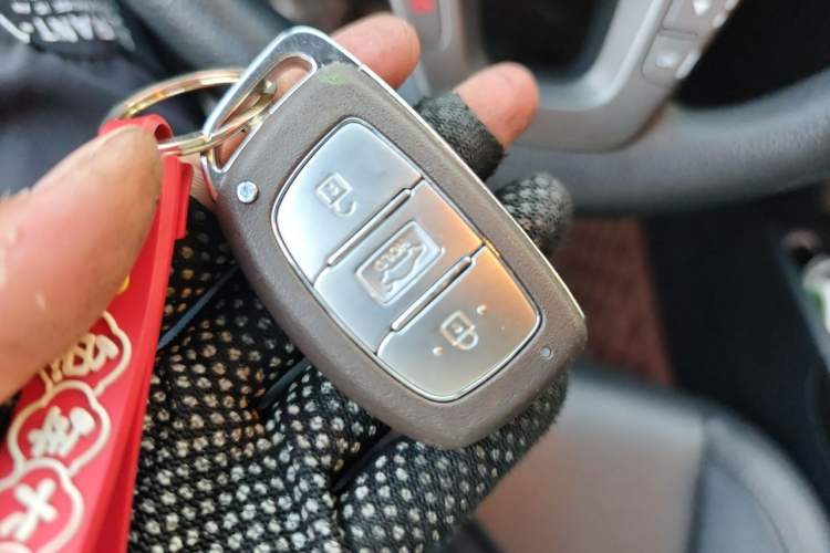 Used Hyundai Mistra 2019 1.8L Automatic Smart GLS China VI Standard Vehicle Key