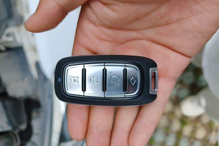 Used Hyundai Mistra 2019 1.8L Automatic Smart GLS China VI Standard Vehicle Key