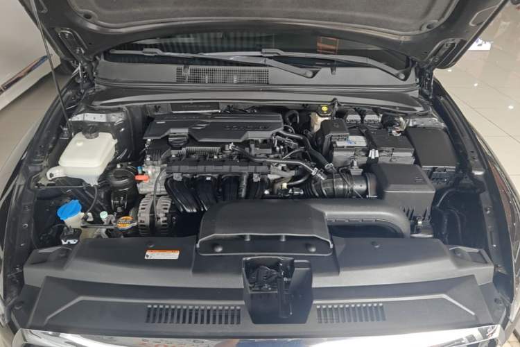 Used Hyundai Mistra 2021 1.8L CVT LUX Premium Edition Engine Bay