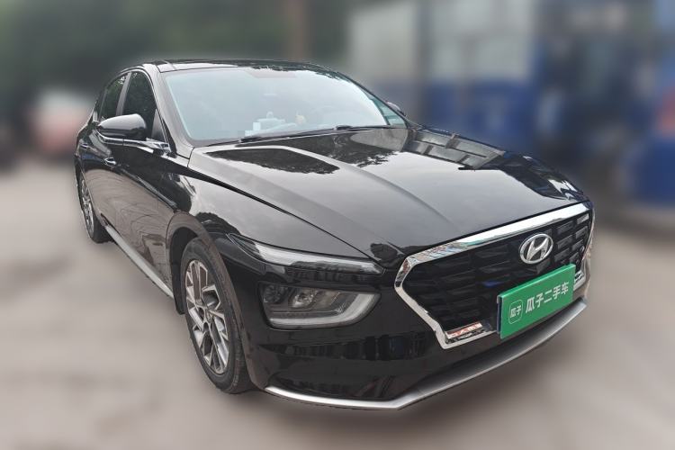 Used Hyundai Mistra 2021 1.8L CVT GLX Elite Edition Front Right 45 Deg