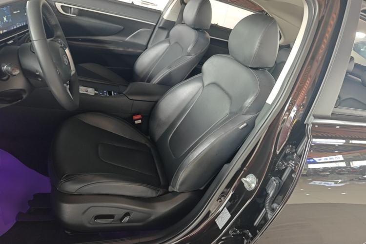 Used Hyundai Mistra 2021 1.8L CVT LUX Premium Edition Left Front Seat