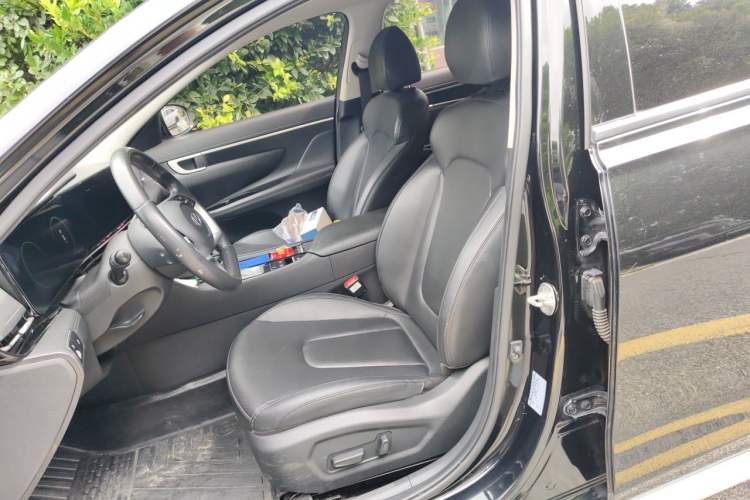 Used Hyundai Mistra 2021 1.8L CVT LUX Premium Edition Left Front Seat