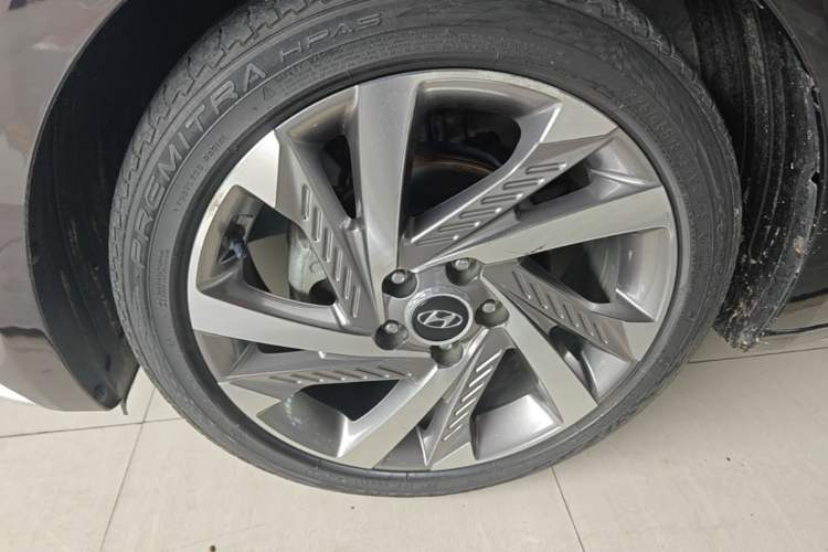 Used Hyundai Mistra 2021 1.8L CVT LUX Premium Edition Left Front Wheel Hub