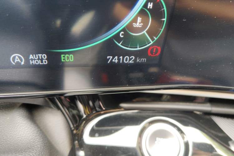 Used Hyundai Mistra 2021 1.8L CVT LUX Premium Edition Odometer Close Up