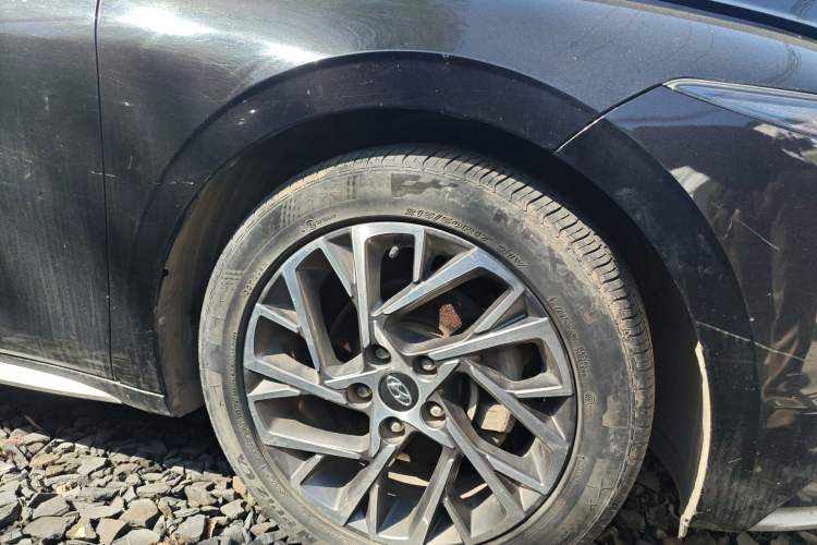 Used Hyundai Mistra 2021 1.8L CVT GLX Elite Edition Right Front Wheel Hub