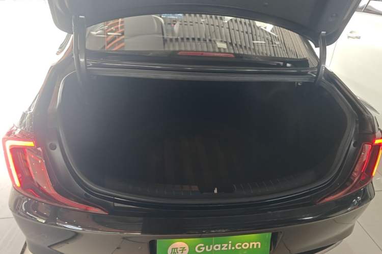 Used Hyundai Mistra 2021 1.8L CVT LUX Premium Edition Trunk