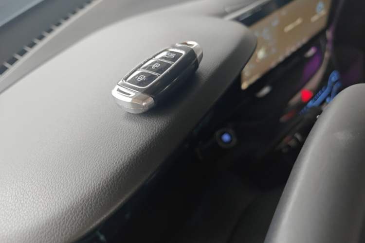 Used Hyundai Mistra 2021 1.8L CVT LUX Premium Edition Vehicle Key