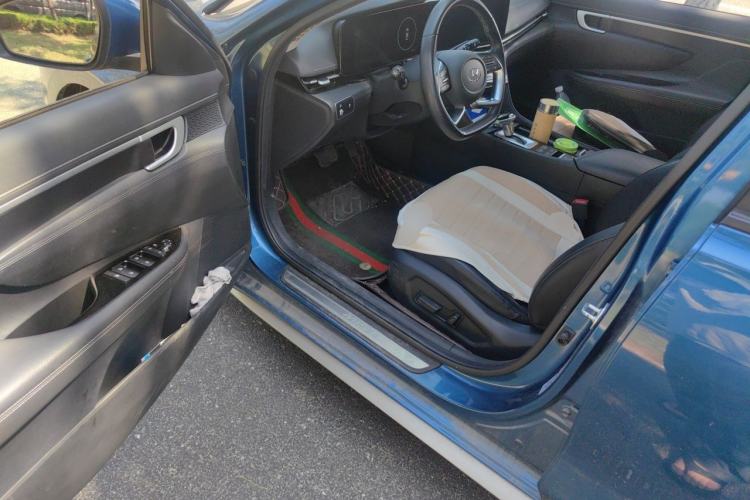 Used Hyundai Mistra 2021 1.8L CVT LUX Premium Edition Driver Seat