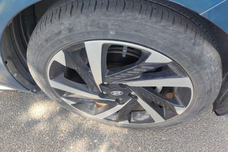 Used Hyundai Mistra 2021 1.8L CVT LUX Premium Edition Right Front Wheel Hub