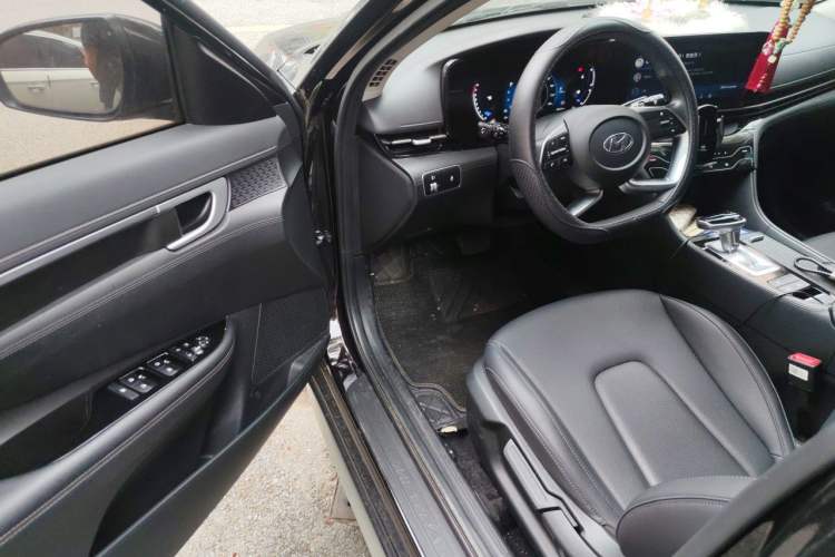 Used Hyundai Mistra 2021 1.8L CVT GLX Elite Edition Driver Seat