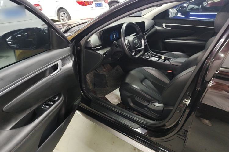Used Hyundai Mistra 2021 1.8L CVT GLX Elite Edition Driver Seat