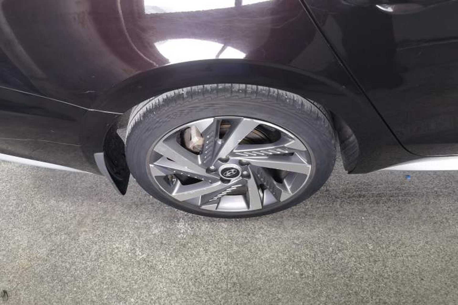 Used Hyundai Mistra 2021 1.8L CVT LUX Premium Edition Exterior 5
