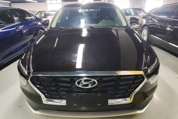 Used Hyundai Mistra 2021 1.8L CVT GLX Elite Edition Front