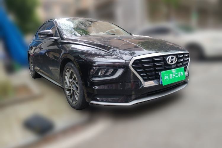 Used Hyundai Mistra 2021 1.8L CVT GLX Elite Edition Front Right 45 Deg