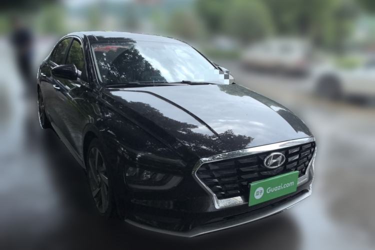 Used Hyundai Mistra 2021 1.8L CVT LUX Premium Edition Front Right 45 Deg