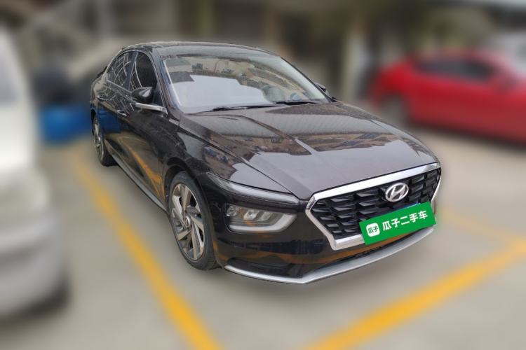 Used Hyundai Mistra 2021 1.8L CVT LUX Premium Edition Front Right 45 Deg