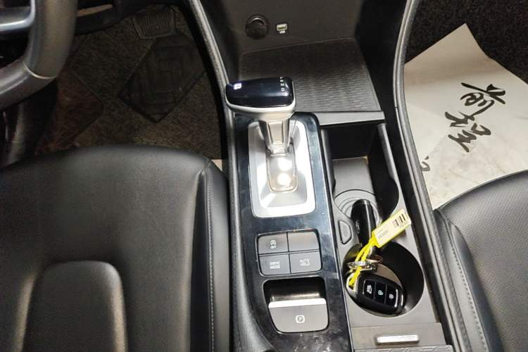 Used Hyundai Mistra 2021 1.8L CVT GLX Elite Edition Gear Lever