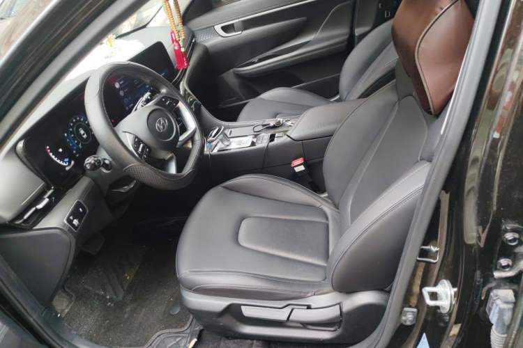 Used Hyundai Mistra 2021 1.8L CVT GLX Elite Edition Left Front Seat