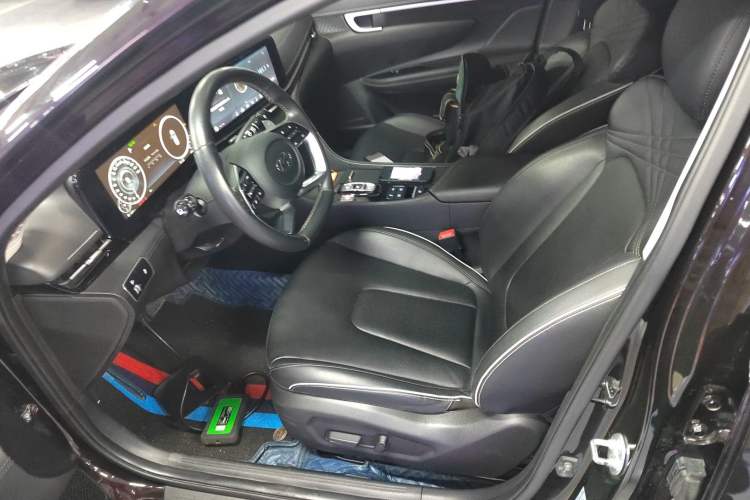 Used Hyundai Mistra 2021 270TGDi DCT LUX Prestige Edition Left Front Seat
