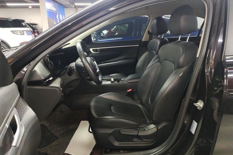 Used Hyundai Mistra 2021 1.8L CVT GLX Elite Edition Left Front Seat