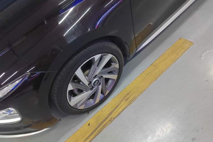 Used Hyundai Mistra 2021 270TGDi DCT LUX Prestige Edition Left Front Wheel Hub