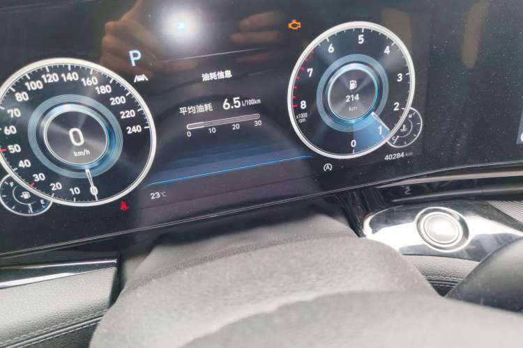 Used Hyundai Mistra 2021 1.8L CVT LUX Premium Edition Odometer Close Up