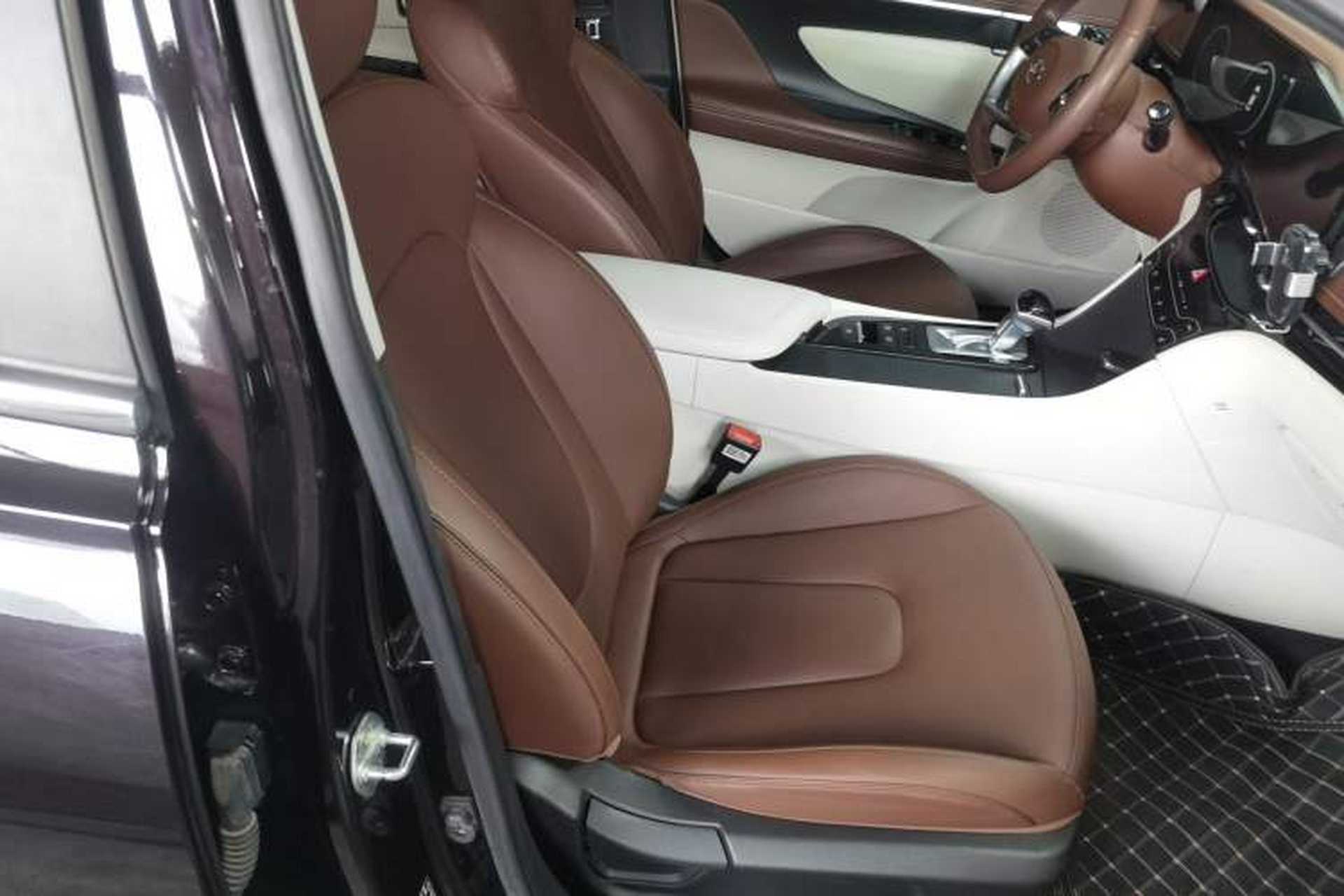 Used Hyundai Mistra 2021 1.8L CVT LUX Premium Edition Right Front Seat