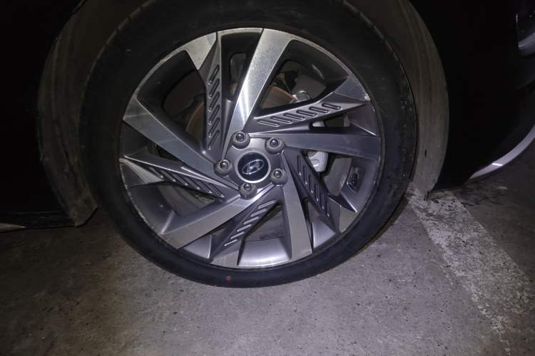 Used Hyundai Mistra 2021 1.8L CVT LUX Premium Edition Right Front Wheel Hub